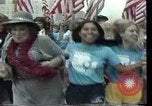 Standbild Taschenlampe Marathon Rennen Houston Texas USA, 1977, aus Sekunde 35 historischem Filmmaterial Videoclip 65675029727