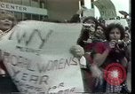 Standbild Taschenlampe Marathon Rennen Houston Texas USA, 1977, aus Sekunde 42 historischem Filmmaterial Videoclip 65675029727