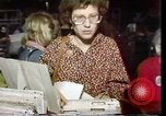 Standbild Taschenlampe Marathon Rennen Houston Texas USA, 1977, aus Sekunde 62 historischem Filmmaterial Videoclip 65675029727