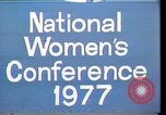Standbild prominent 1970er amerikanischen Frauen Houston Texas USA, 1977, aus Sekunde 16 historischem Filmmaterial Videoclip 65675029729