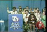 Standbild Bella Abzug Houston Texas USA, 1977, aus Sekunde 17 historischem Filmmaterial Videoclip 65675029731