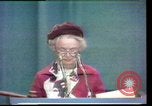 Immagine di Casalinghe' Risoluzione Houston Texas USA, 1977, secondo 1 filmato di repertorio 65675029742