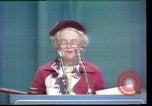 Immagine di Casalinghe' Risoluzione Houston Texas USA, 1977, secondo 14 filmato di repertorio 65675029742