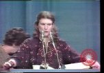 Immagine di Casalinghe' Risoluzione Houston Texas USA, 1977, secondo 22 filmato di repertorio 65675029742