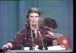 Immagine di Casalinghe' Risoluzione Houston Texas USA, 1977, secondo 24 filmato di repertorio 65675029742