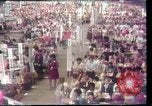 Immagine di Casalinghe' Risoluzione Houston Texas USA, 1977, secondo 30 filmato di repertorio 65675029742