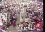 Immagine di Casalinghe' Risoluzione Houston Texas USA, 1977, secondo 31 filmato di repertorio 65675029742
