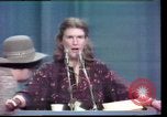 Immagine di Casalinghe' Risoluzione Houston Texas USA, 1977, secondo 44 filmato di repertorio 65675029742