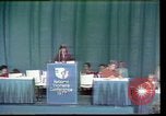 Immagine di Casalinghe' Risoluzione Houston Texas USA, 1977, secondo 49 filmato di repertorio 65675029742
