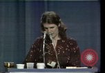 Image Maxine Waters présente les résolutions pour les femmes des minorités Houston Texas USA, 1977, de la seconde 6 séquences d'archives historiques vidéo 65675029744
