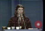 Image Maxine Waters présente les résolutions pour les femmes des minorités Houston Texas USA, 1977, de la seconde 10 séquences d'archives historiques vidéo 65675029744