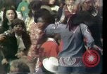 Image Maxine Waters présente les résolutions pour les femmes des minorités Houston Texas USA, 1977, de la seconde 14 séquences d'archives historiques vidéo 65675029744