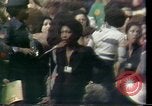 Image Maxine Waters présente les résolutions pour les femmes des minorités Houston Texas USA, 1977, de la seconde 17 séquences d'archives historiques vidéo 65675029744