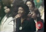 Image Maxine Waters présente les résolutions pour les femmes des minorités Houston Texas USA, 1977, de la seconde 24 séquences d'archives historiques vidéo 65675029744