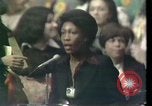 Image Maxine Waters présente les résolutions pour les femmes des minorités Houston Texas USA, 1977, de la seconde 31 séquences d'archives historiques vidéo 65675029744