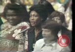 Image Maxine Waters présente les résolutions pour les femmes des minorités Houston Texas USA, 1977, de la seconde 37 séquences d'archives historiques vidéo 65675029744