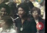 Image Maxine Waters présente les résolutions pour les femmes des minorités Houston Texas USA, 1977, de la seconde 38 séquences d'archives historiques vidéo 65675029744