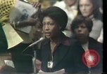 Image Maxine Waters présente les résolutions pour les femmes des minorités Houston Texas USA, 1977, de la seconde 46 séquences d'archives historiques vidéo 65675029744