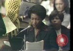 Image Maxine Waters présente les résolutions pour les femmes des minorités Houston Texas USA, 1977, de la seconde 51 séquences d'archives historiques vidéo 65675029744