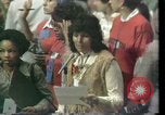 Image Maxine Waters présente les résolutions pour les femmes des minorités Houston Texas USA, 1977, de la seconde 53 séquences d'archives historiques vidéo 65675029744