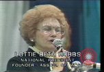 Image protester contre le National Womens Conférence Texas United States USA, 1977, de la seconde 27 séquences d'archives historiques vidéo 65675029745