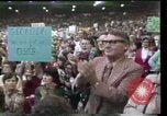 Image protester contre le National Womens Conférence Texas United States USA, 1977, de la seconde 49 séquences d'archives historiques vidéo 65675029745