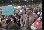 Image protester contre le National Womens Conférence Texas United States USA, 1977, de la seconde 50 séquences d'archives historiques vidéo 65675029745