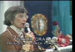 Image protester contre le National Womens Conférence Texas United States USA, 1977, de la seconde 55 séquences d'archives historiques vidéo 65675029745