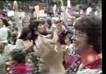 Standbild Phyllis Schlafly spricht gegen ERA und gleichgeschlechtliche Ehe Houston Texas USA, 1977, aus Sekunde 5 historischem Filmmaterial Videoclip 65675029746