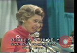 Standbild Phyllis Schlafly spricht gegen ERA und gleichgeschlechtliche Ehe Houston Texas USA, 1977, aus Sekunde 12 historischem Filmmaterial Videoclip 65675029746
