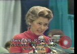 Standbild Phyllis Schlafly spricht gegen ERA und gleichgeschlechtliche Ehe Houston Texas USA, 1977, aus Sekunde 14 historischem Filmmaterial Videoclip 65675029746