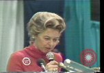 Standbild Phyllis Schlafly spricht gegen ERA und gleichgeschlechtliche Ehe Houston Texas USA, 1977, aus Sekunde 31 historischem Filmmaterial Videoclip 65675029746