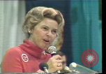 Standbild Phyllis Schlafly spricht gegen ERA und gleichgeschlechtliche Ehe Houston Texas USA, 1977, aus Sekunde 33 historischem Filmmaterial Videoclip 65675029746
