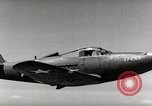 Image P-39's des commandes du poste de pilotage United States USA, 1942, de la seconde 55 séquences d'archives historiques vidéo 65675029752