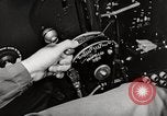 Image P-39's contrôles de taxi United States USA, 1942, de la seconde 37 séquences d'archives historiques vidéo 65675029754