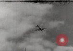 Standbild P-39's die Kontrollen der Anlandungen United States USA, 1942, aus Sekunde 1 historischem Filmmaterial Videoclip 65675029756