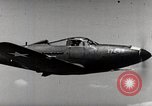 Standbild P-39's die Kontrollen der Anlandungen United States USA, 1942, aus Sekunde 10 historischem Filmmaterial Videoclip 65675029756