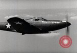 Standbild P-39's die Kontrollen der Anlandungen United States USA, 1942, aus Sekunde 13 historischem Filmmaterial Videoclip 65675029756