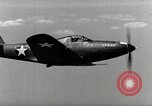 Standbild P-39's die Kontrollen der Anlandungen United States USA, 1942, aus Sekunde 14 historischem Filmmaterial Videoclip 65675029756
