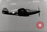Standbild P-39's die Kontrollen der Anlandungen United States USA, 1942, aus Sekunde 17 historischem Filmmaterial Videoclip 65675029756