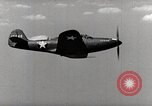 Standbild P-39's die Kontrollen der Anlandungen United States USA, 1942, aus Sekunde 18 historischem Filmmaterial Videoclip 65675029756