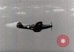Standbild P-39's die Kontrollen der Anlandungen United States USA, 1942, aus Sekunde 23 historischem Filmmaterial Videoclip 65675029756