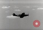Standbild P-39's die Kontrollen der Anlandungen United States USA, 1942, aus Sekunde 26 historischem Filmmaterial Videoclip 65675029756