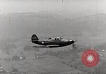 Standbild P-39's die Kontrollen der Anlandungen United States USA, 1942, aus Sekunde 37 historischem Filmmaterial Videoclip 65675029756