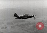 Standbild P-39's die Kontrollen der Anlandungen United States USA, 1942, aus Sekunde 40 historischem Filmmaterial Videoclip 65675029756