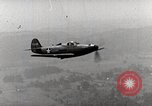 Standbild P-39's die Kontrollen der Anlandungen United States USA, 1942, aus Sekunde 43 historischem Filmmaterial Videoclip 65675029756