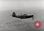 Standbild P-39's die Kontrollen der Anlandungen United States USA, 1942, aus Sekunde 45 historischem Filmmaterial Videoclip 65675029756