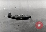 Standbild P-39's die Kontrollen der Anlandungen United States USA, 1942, aus Sekunde 47 historischem Filmmaterial Videoclip 65675029756