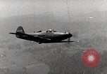 Standbild P-39's die Kontrollen der Anlandungen United States USA, 1942, aus Sekunde 48 historischem Filmmaterial Videoclip 65675029756