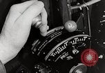 Standbild P-39's die Kontrollen der Anlandungen United States USA, 1942, aus Sekunde 60 historischem Filmmaterial Videoclip 65675029756